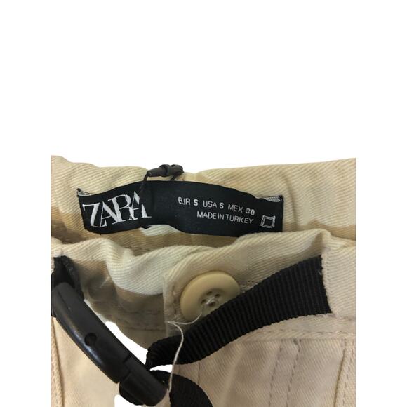 NWT Zara Relaxed Fit Men's Cargo Shorts Cream Active Travel Outdoors Gorpcore S - Picture 2 of 4